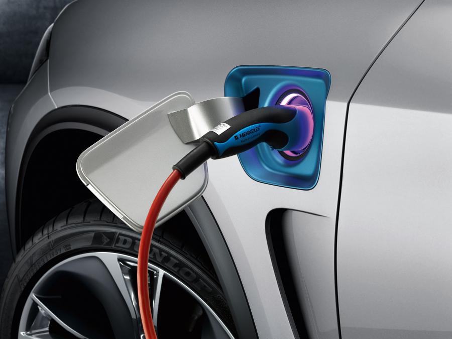 Детали интерьера BMW X5 eDrive Concept (F15) 2013 года  (фото 9 из 24)